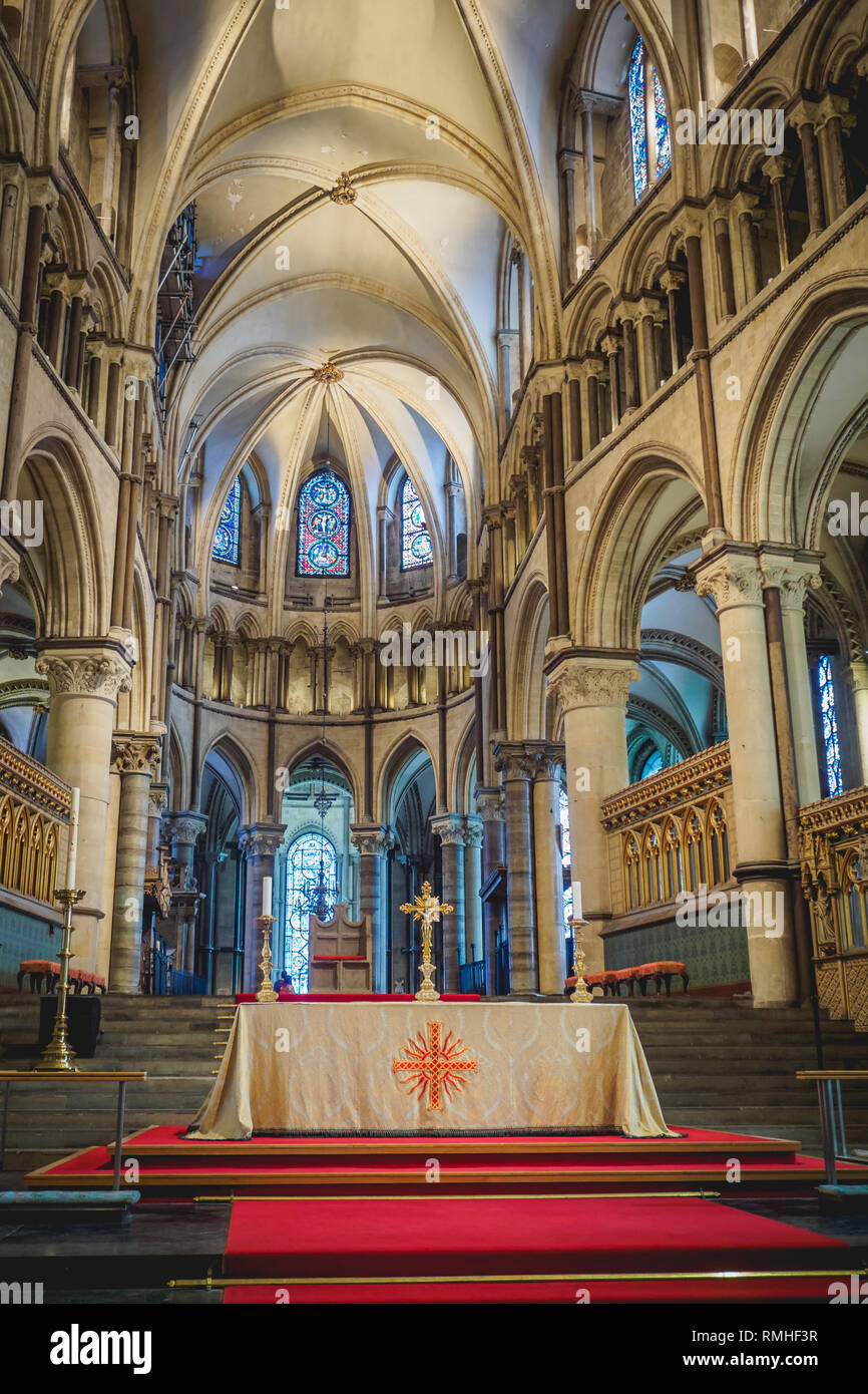 Canterbury, Regno Unito - Maggio, 2018. Vista la modifica e la trinità cappella nella Cattedrale di Canterbury. Foto Stock