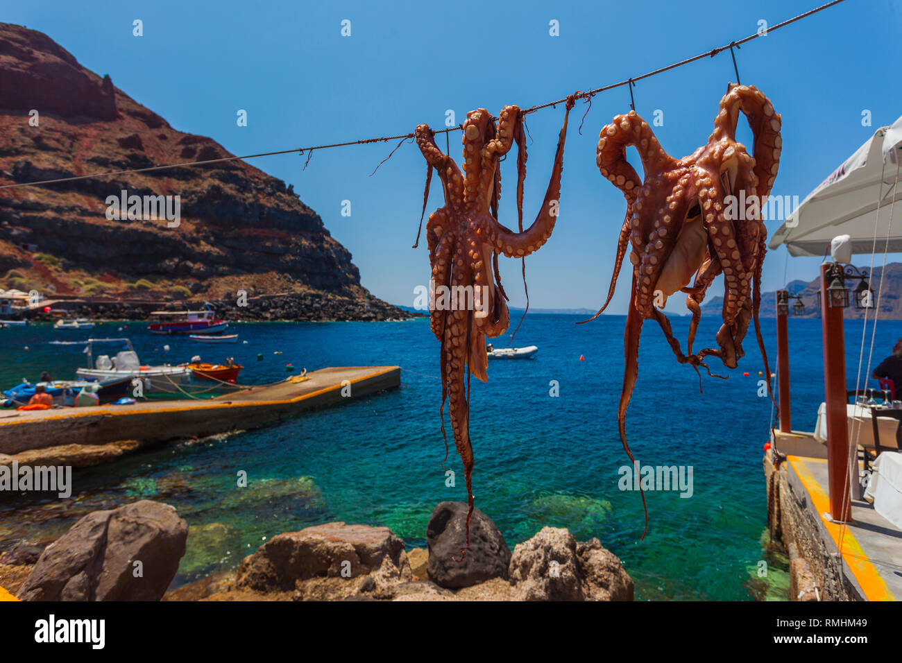 Porto di Oia. Isola di Santorini. La Grecia. Foto Stock