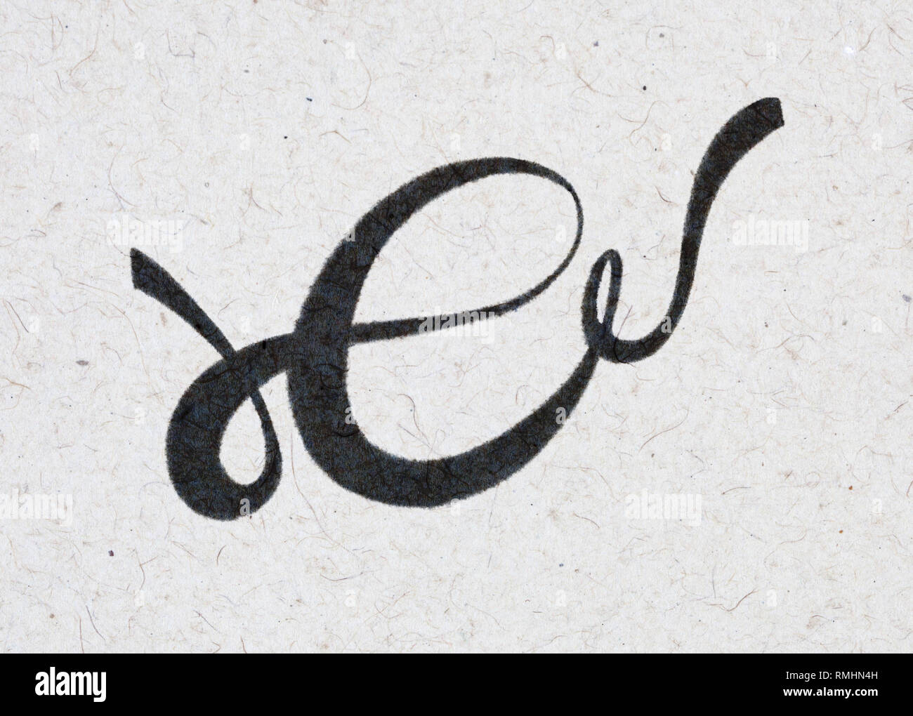 Lettera e stemma sulla carta craft Foto Stock