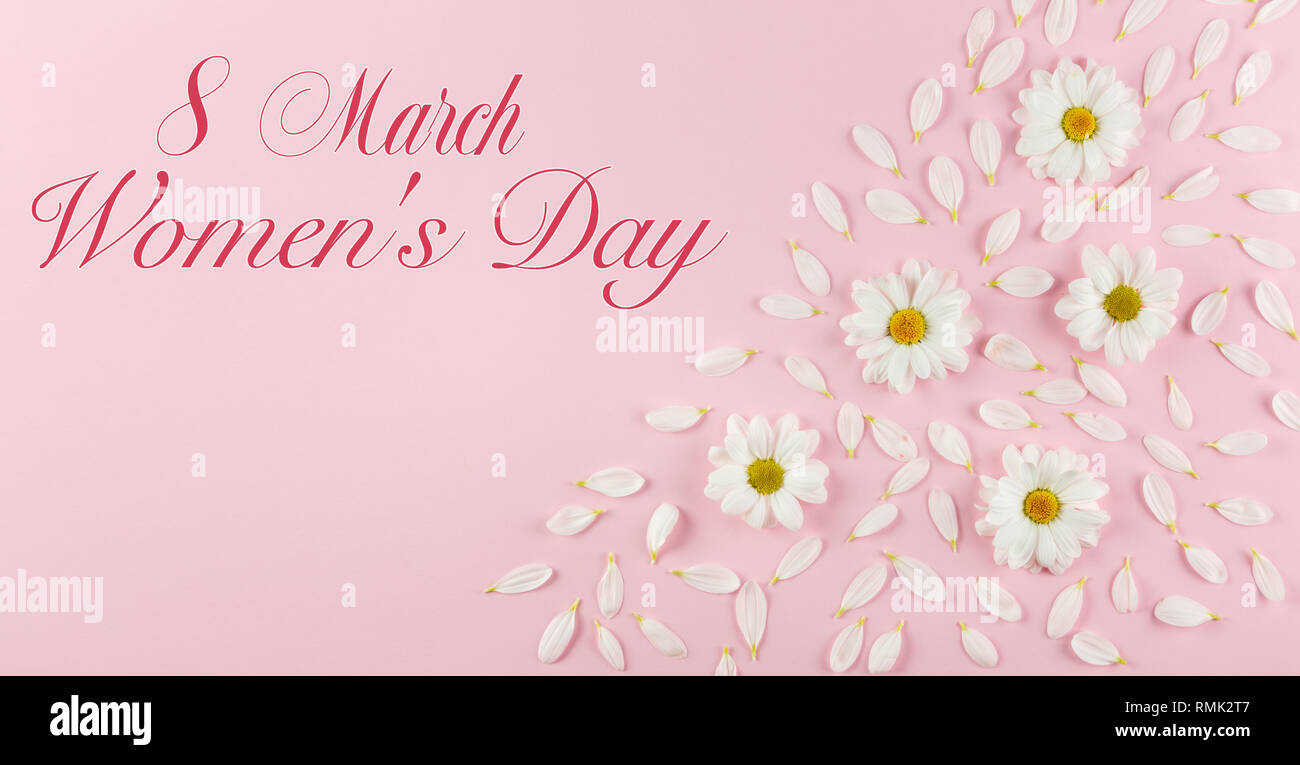 Cartolina per il giorno della donna. Fiori di Primavera. Foto Stock