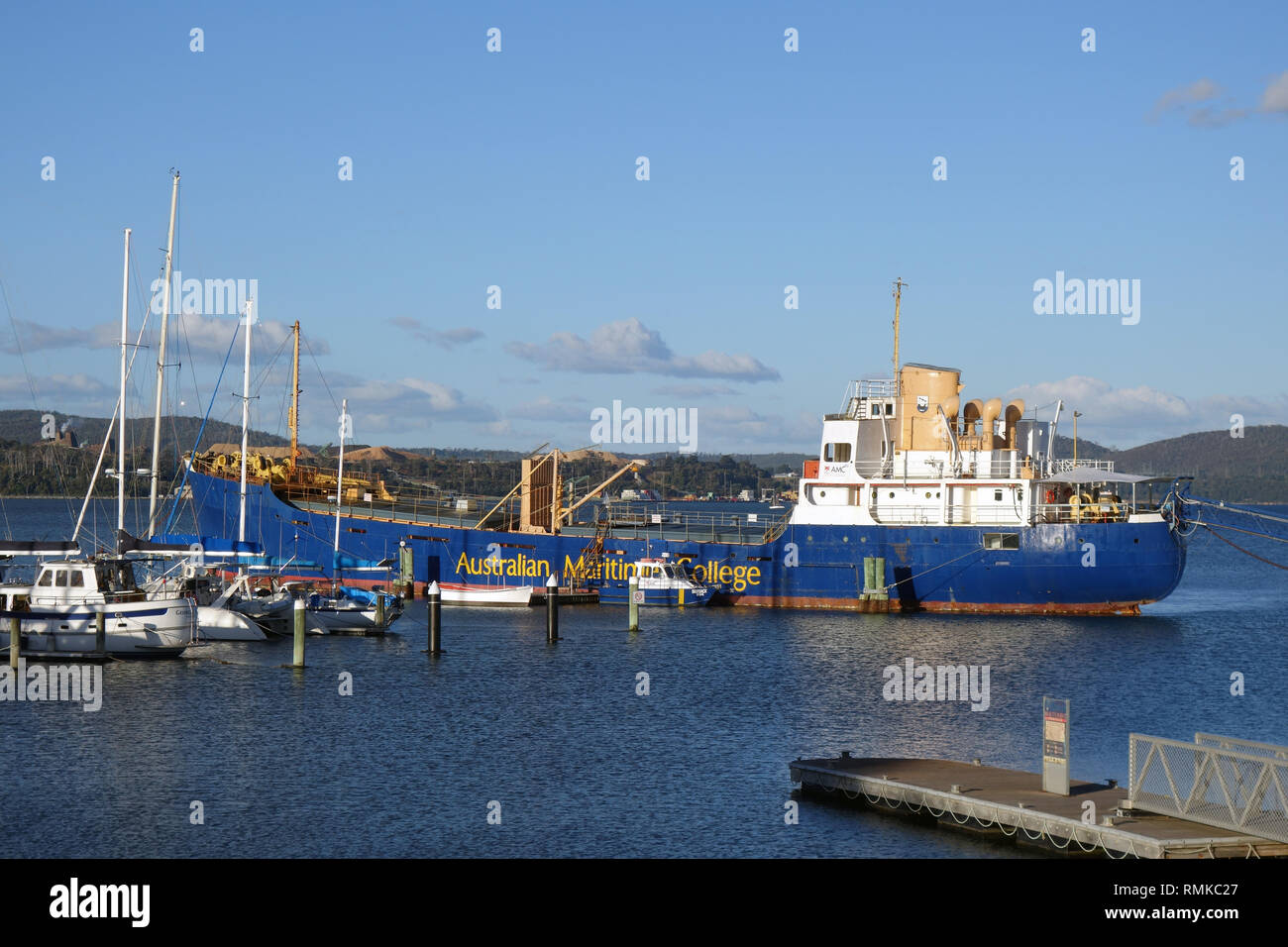 La Australian Maritime College di formazione della nave al molo al punto di bellezza, Tamar River, Tasmania, Australia. N. PR Foto Stock