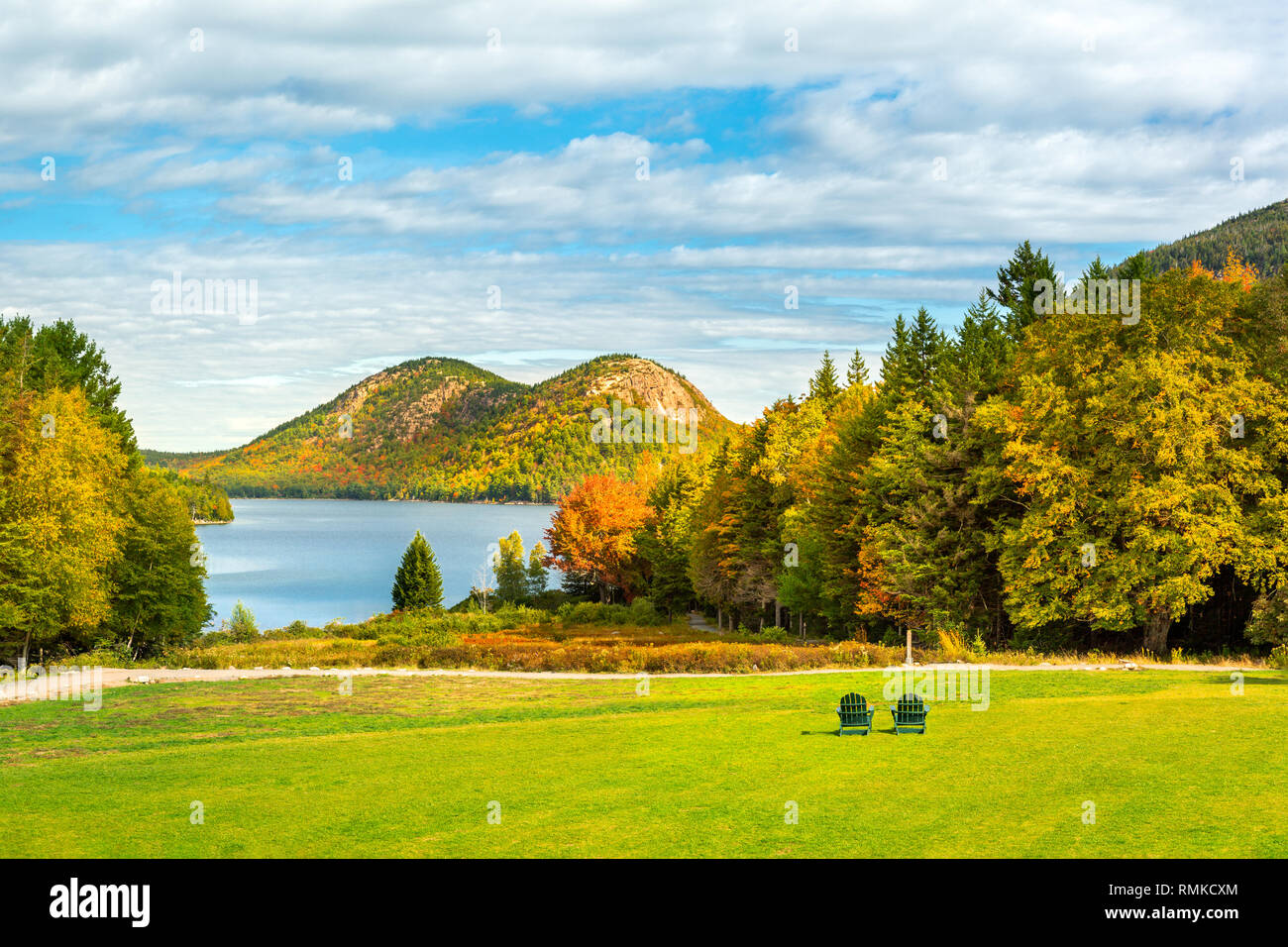 Jordan Pond e la Bolla montagne del Parco Nazionale di Acadia, Maine Foto Stock
