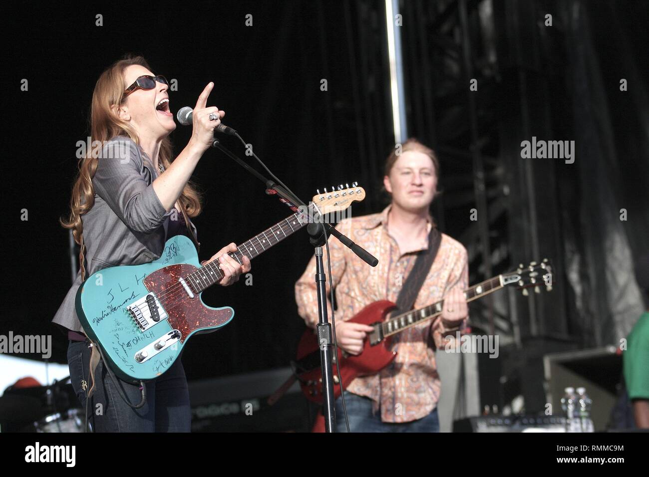 Musicisti Susan Tedeschi e Derek Trucks sono mostrati di eseguire insieme durante il loro 'live' comparsa concerto presso il monte inceppamento in Hunter New York. Foto Stock