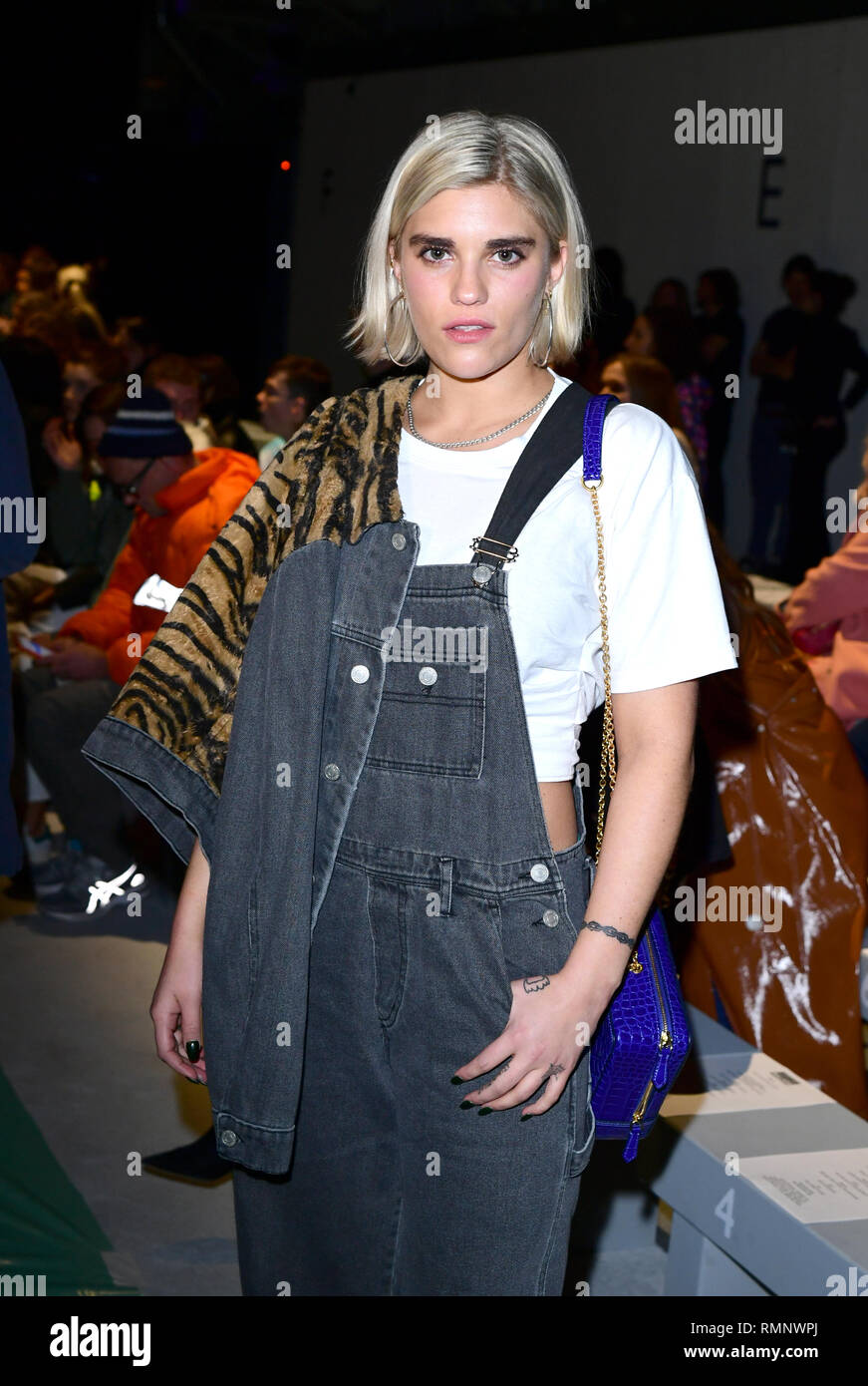 Tigerlily Taylor Sulla Fila Anteriore Del Ashley Williams Autunno Inverno 19 London Fashion Week Show A Ambika P3 Foto Stock Alamy