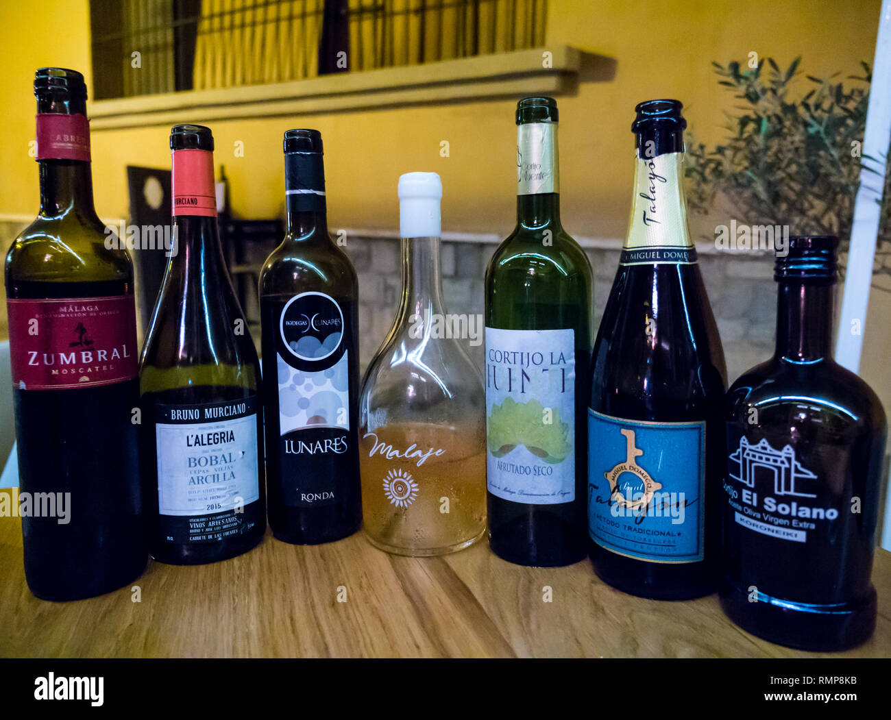 Visualizzazione tabella di locale andalusa di vini nel menu degustazione, Eboka ristorante, Malaga, Andalusia, Spagna Foto Stock