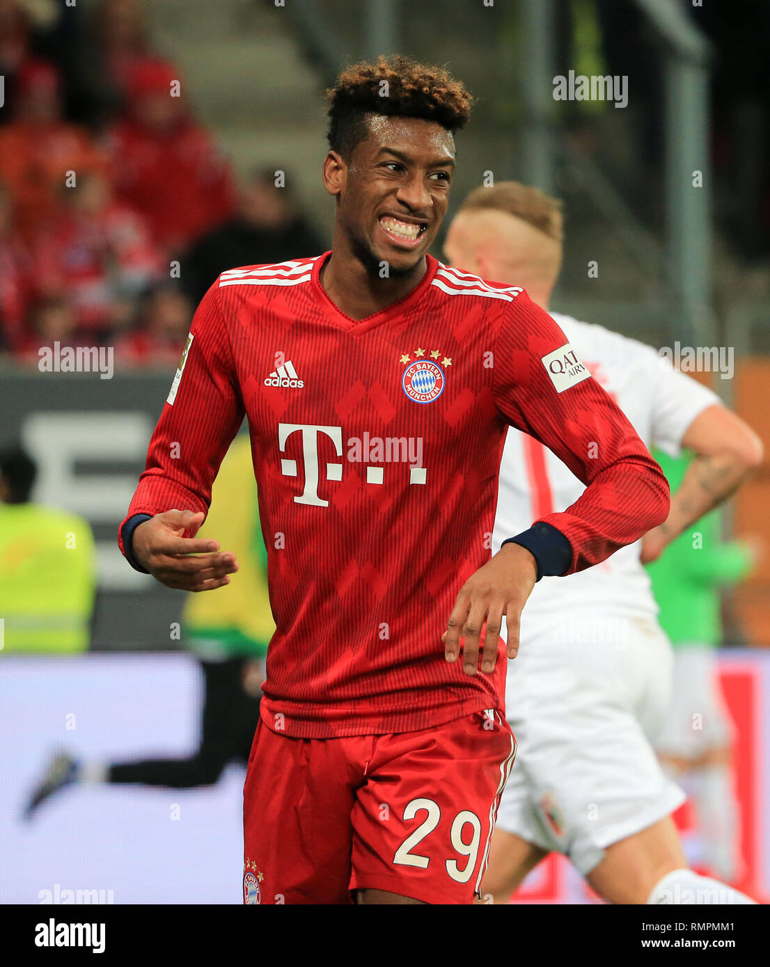 Augsburg, Germania. 15 Feb, 2019. Il Bayern Monaco di Baviera Kingsley Coman reagisce durante un match della Bundesliga tra FC Augsburg e Bayern Monaco di Baviera ad Augsburg, in Germania, Feb 15, 2019. Il Bayern Monaco ha vinto 3-2. Credito: Philippe Ruiz/Xinhua/Alamy Live News Foto Stock