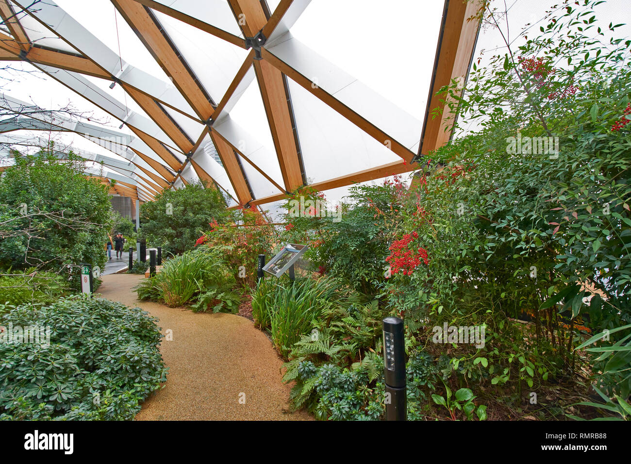 LONDON canary wharf robot gigante posto CROSSRAIL coperta grande giardino sul tetto Foto Stock