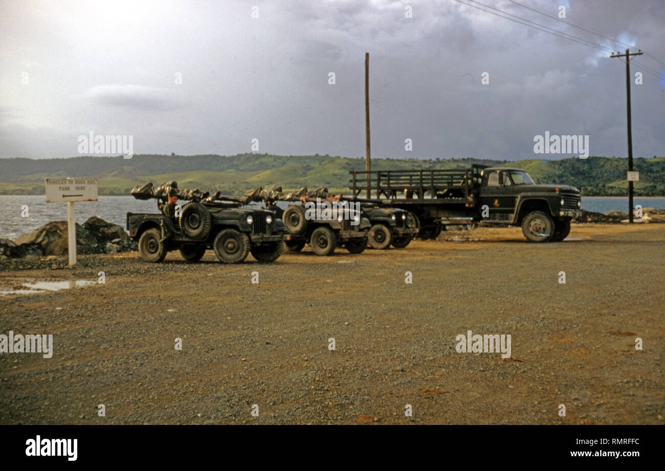 Esercito USA / Stati Uniti esercito Geländewagen / Jeep Willys-Overland M38 con M40 106mm Recoilless Rifle Foto Stock
