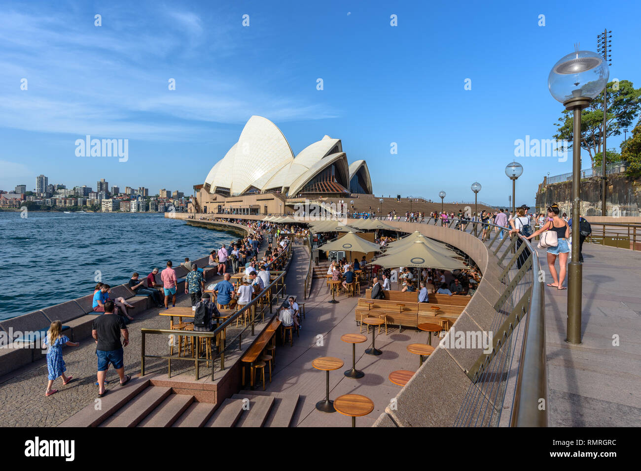 Il Bar dell'Opera di Sydney Opera House un pomeriggio estivo Foto Stock