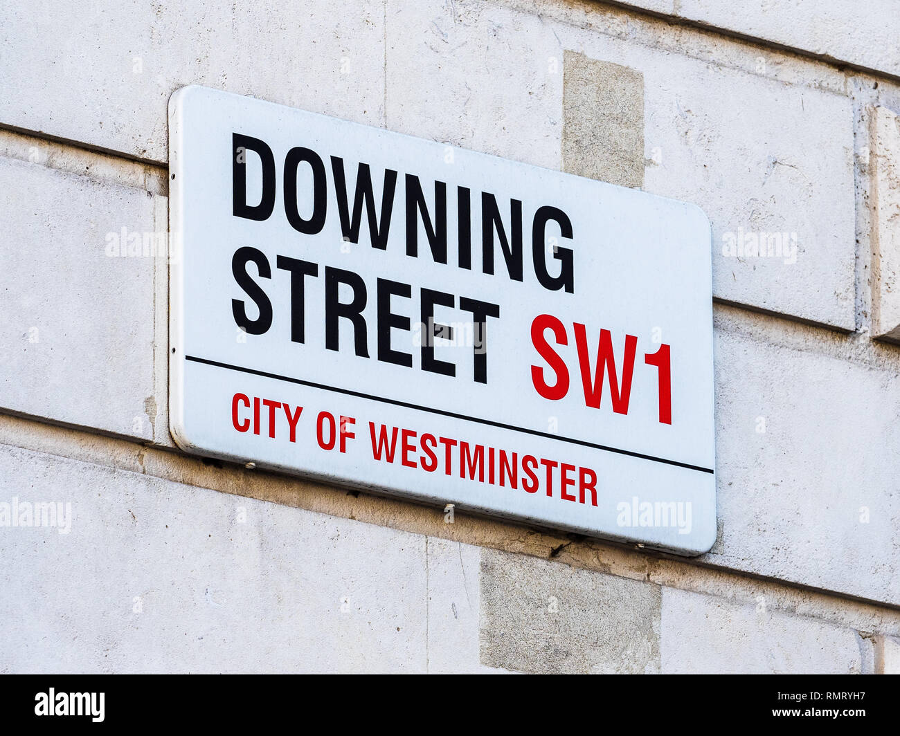 Downing Street Sign Downing St segno -a Downing Street nel cuore del quartiere governativo di Whitehall di Westminster a Londra. Home del British PM Foto Stock