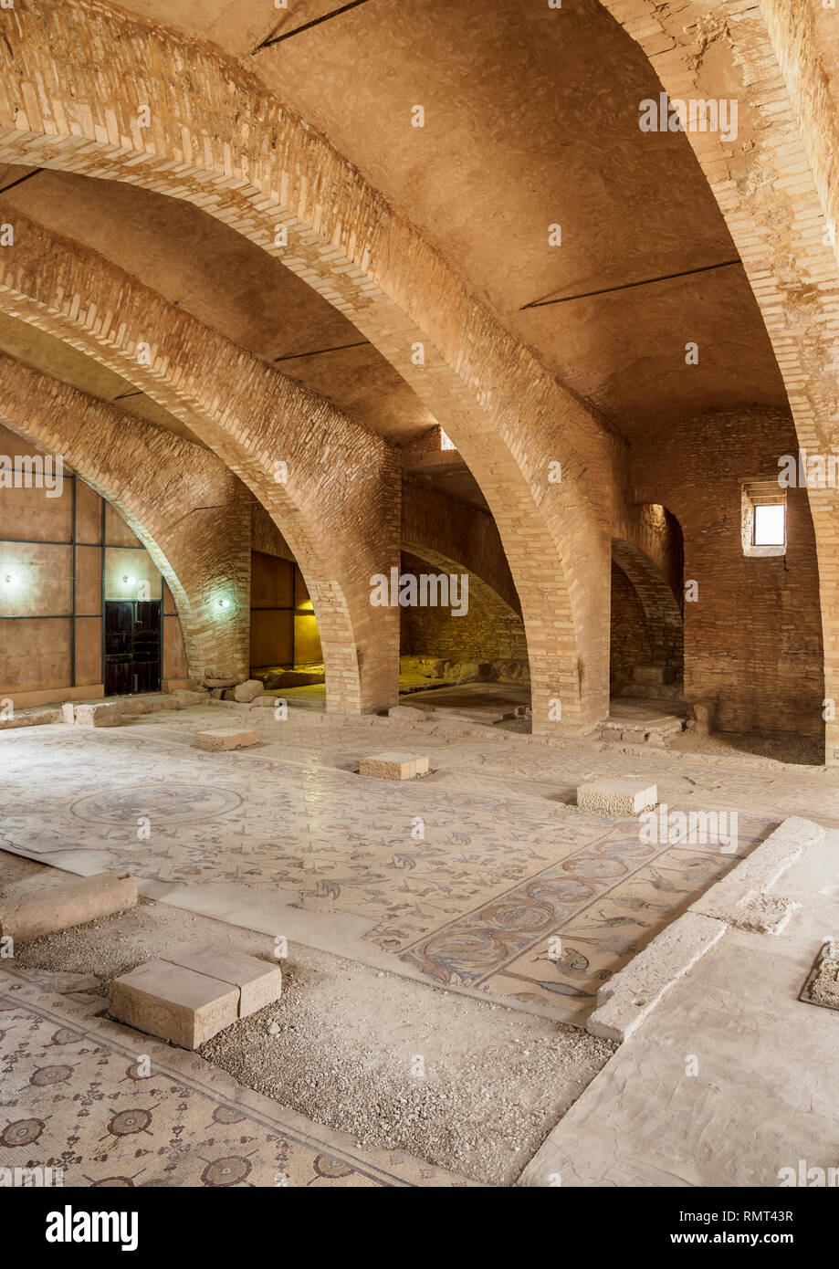 Chiesa degli Apostoli, interno, Madaba Madaba Governatorato, Giordania Foto Stock