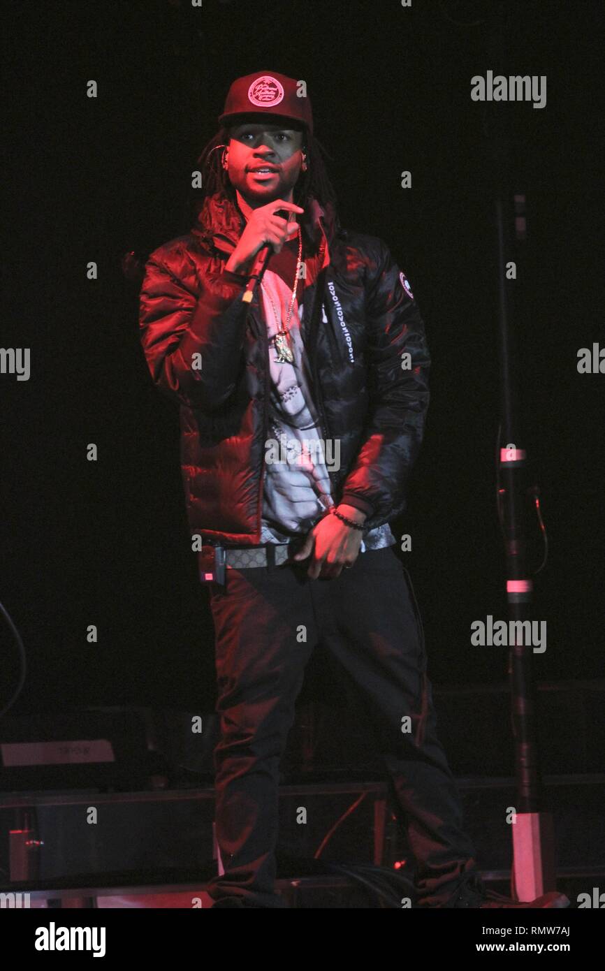 Jahron Anthony Brathwaite meglio conosciuto sotto il nome di fase parte della porta accanto, è un cantante canadese da Mississauga, è mostrato il palcoscenico durante una 'live' aspetto di concerto. Foto Stock