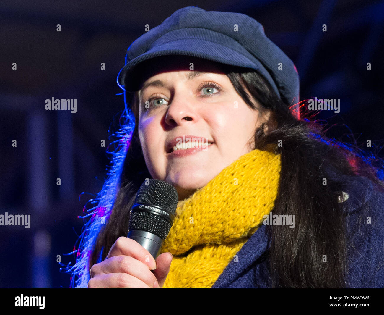 Voto popolare sostenitori guarda il dibattito parlamentare live in piazza del Parlamento davanti a Theresa Maggio Brexit del ritiro della trattativa. Dotato di: Amelia Womack MP Dove: Londra, Regno Unito quando: 15 Gen 2019 Credit: Wheatley/WENN Foto Stock