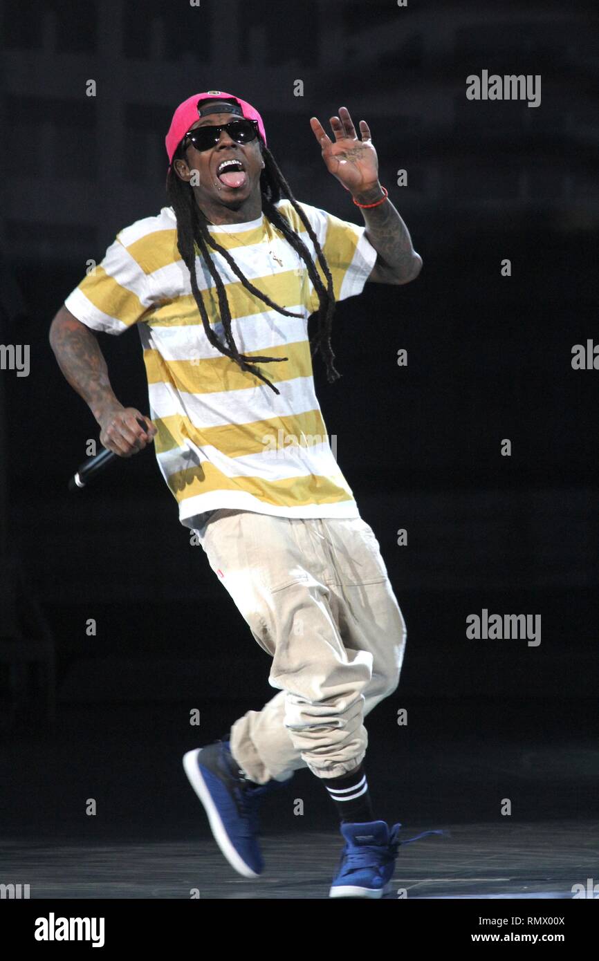 Rapper, Dwayne Michael Carter Jr., meglio noto con il suo nome di fase Lil Wayne, è mostrato il palcoscenico durante una 'live' aspetto di concerto. Foto Stock