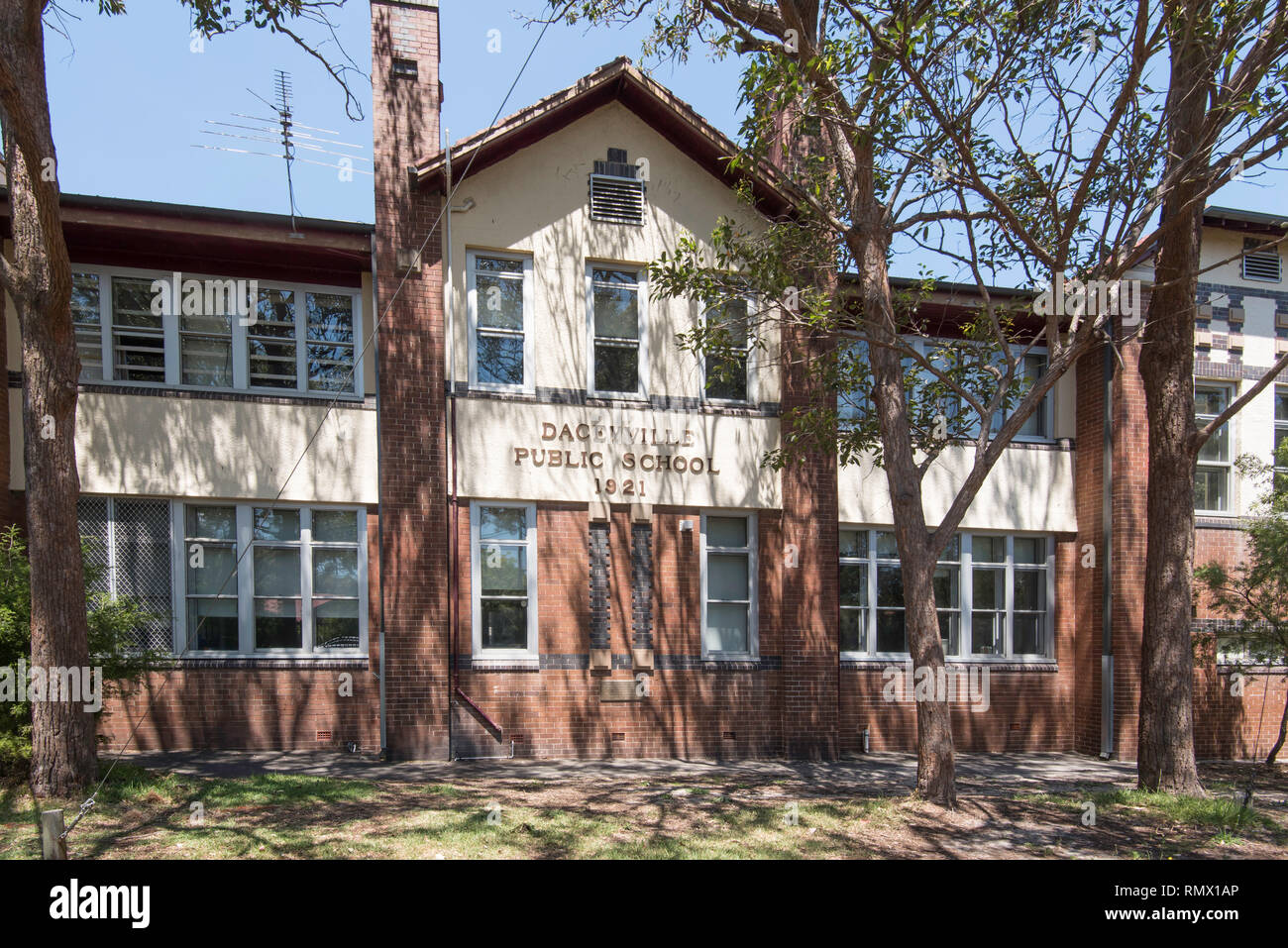 Daceyville scuola pubblica nella periferia est di Sydney è stata istituita nel 1913 ma rapidamente espansa. La principale federazione edificio fu costruito nel 1921 Foto Stock