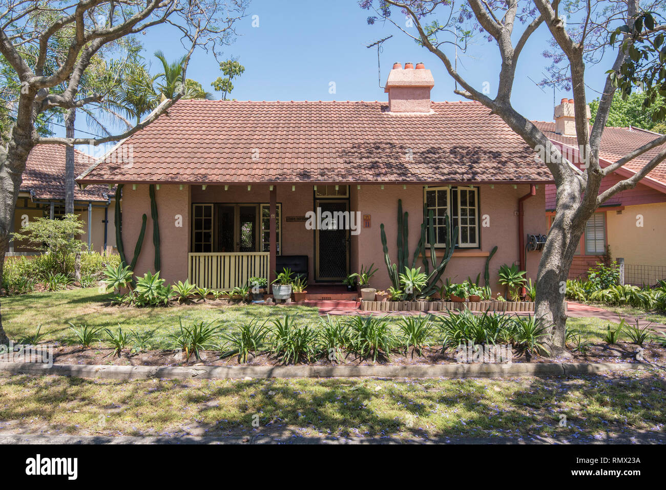 Uno degli originali Federazione cottage bungalow costruiti nel giardino sobborgo di Daceyville, Sydney, Australia Foto Stock
