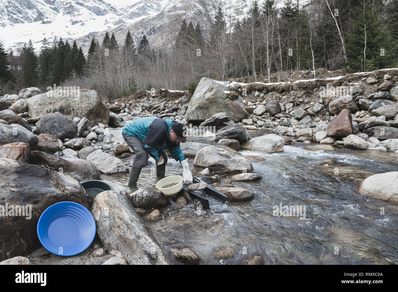 Avventure sul fiume. Oro alluvionale Prospector. Moody instagram effetto Foto Stock