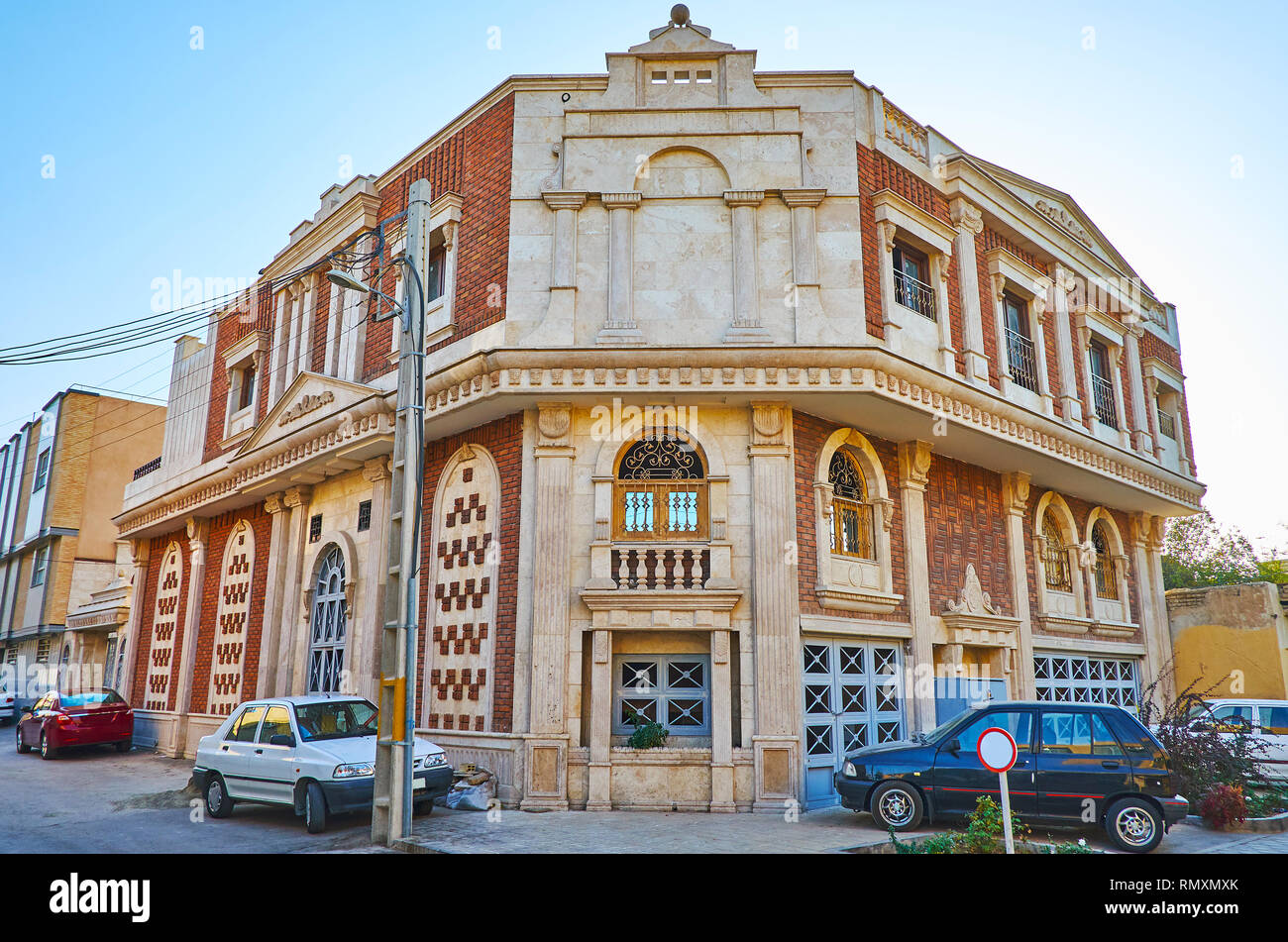 Palazzo storico in una strada tranquilla di nuova Julfa - il vecchio quartiere armeno a Isfahan, Iran. Foto Stock