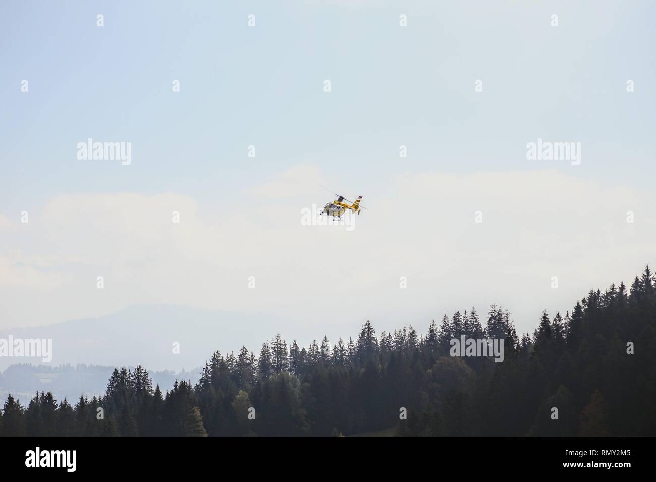 Austrian ÖAMTC Salvataggio in elicottero Foto Stock