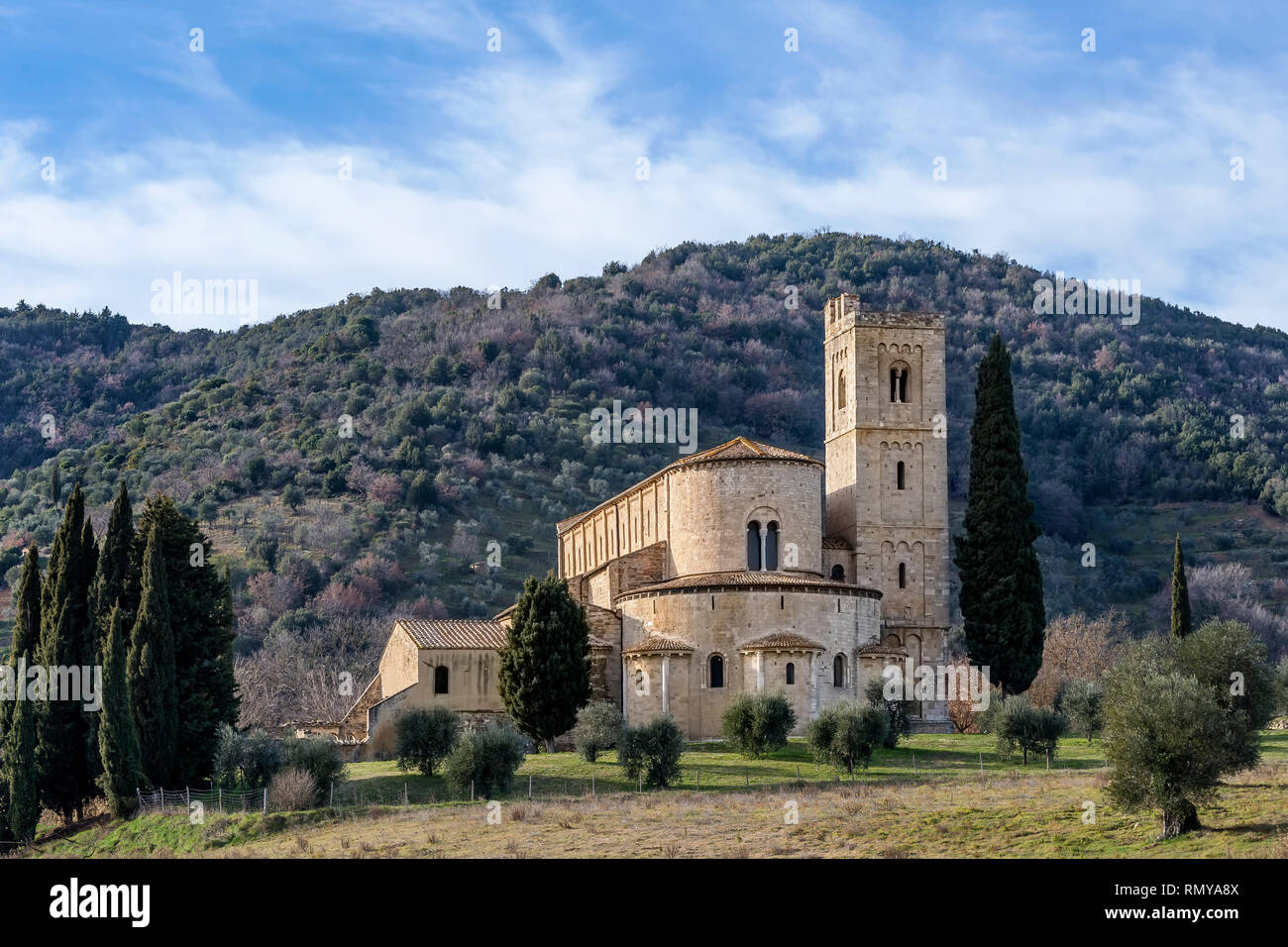 La splendida abbazia di Sant'Antimo, Montalcino, Siena, Toscana, Italia Foto Stock