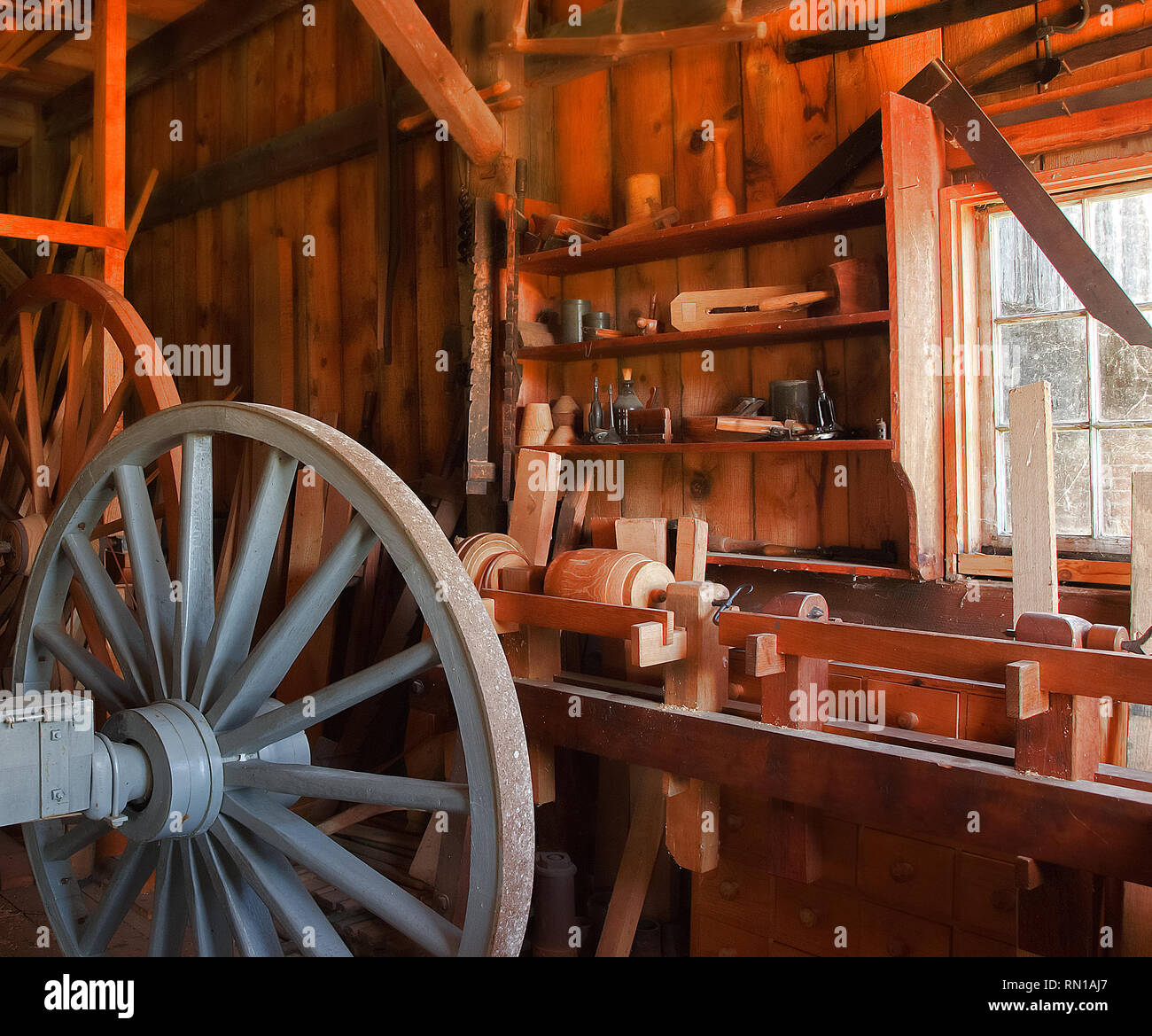 In vecchio stile wheelwright's workshop Foto Stock