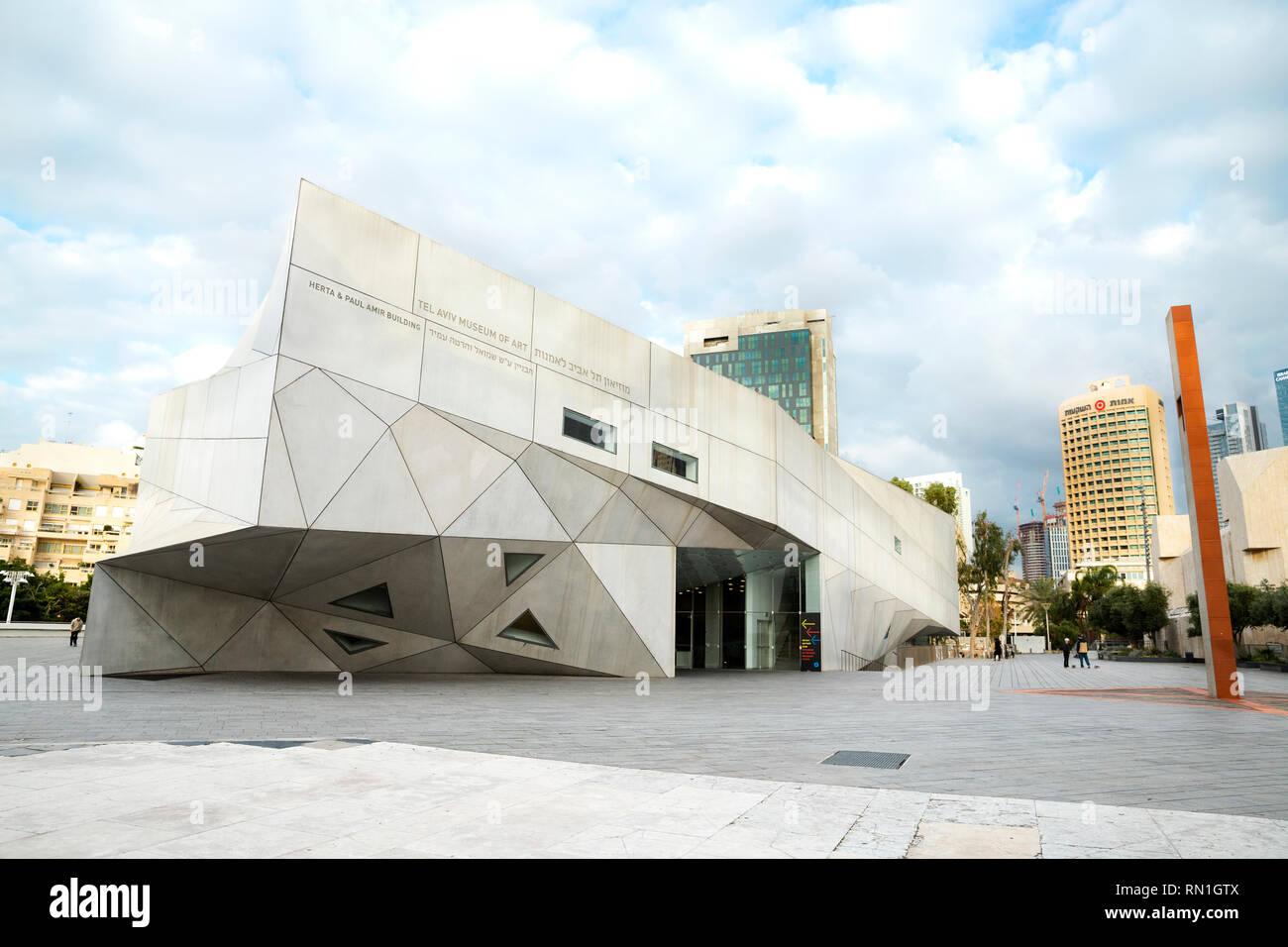 Tel Aviv, Tel Aviv-Yafo, Rabin square, Israele - 28 dicembre 2018: un bellissimo edificio moderno di Tel Aviv Museum of Art , Israele Foto Stock