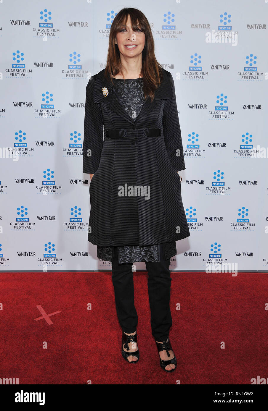 Illeana Douglas  25 - è nata una stella Premiere al Chinese Theatre di Los Angeles.Illeana Douglas  25 Red Carpet Event, verticale, STATI UNITI D'AMERICA, industria cinematografica, celebrità, fotografia, Bestof, arte cultura e intrattenimento, Topix celebrità moda / Verticale, meglio di, evento nella vita di Hollywood - California, moquette rossa e dietro le quinte, USA, industria cinematografica, celebrità, movie celebrità, personaggi televisivi, musica celebrità, fotografia, Bestof, arte cultura e intrattenimento, Topix, verticale, una persona, dall'anno , 2010, inchiesta tsuni@Gamma-USA.com moda - a piena lunghezza Foto Stock