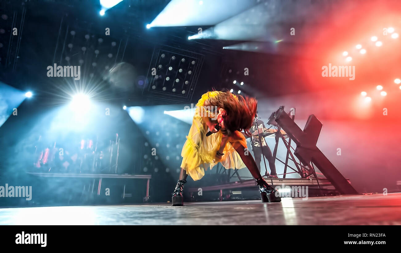 Glasgow, Scotland, Regno Unito. Il 16 febbraio, 2019. Glasgow Synth pop band Chvrches eseguire al SSE idro. Credito: Stuart Westwood/Alamy Live News Foto Stock