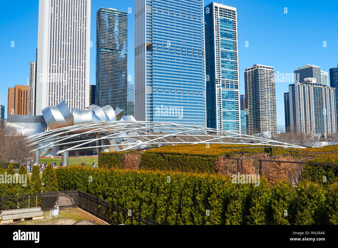 CHICAGO, IL - circa marzo, 2016: vista del Millennium Park nelle ore diurne. Il Millennium Park è un parco pubblico situato nel Loop area community di Chicag Foto Stock