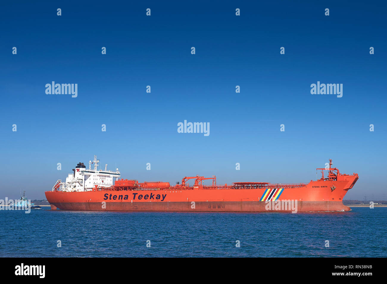 Il 126.000 tonnellate petroliera navetta (Grezzo Petroliera), STENA SIRITA uscire Fawley UK, per l'Statfjord giacimento di petrolio nel Mare del Nord. Febbraio 2019 Foto Stock