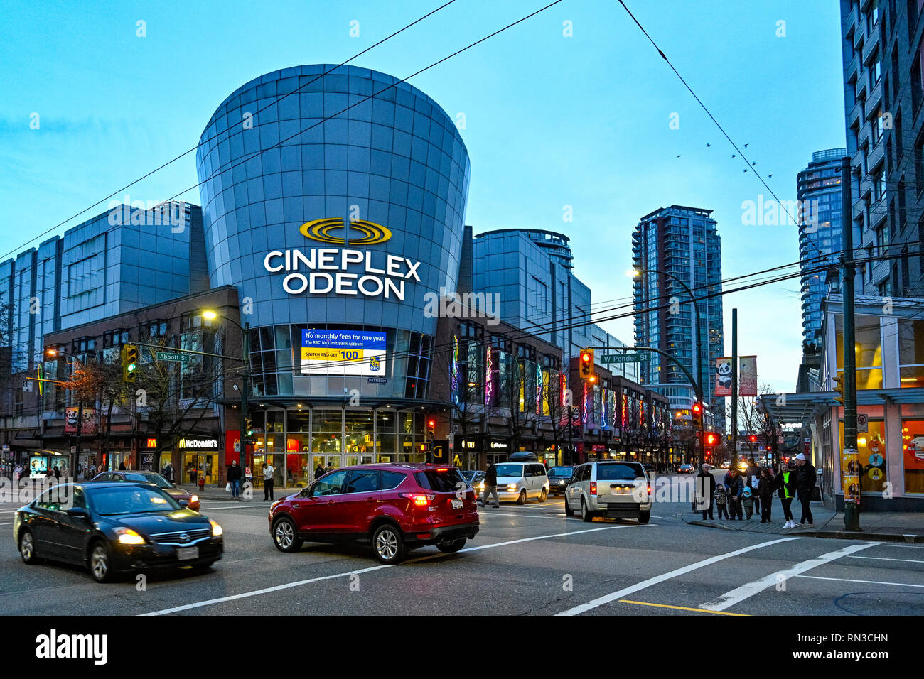 Cineplex teatro Odeon, Villaggio Turistico Internazionale, Vancouver, British Columbia, Canada. Foto Stock