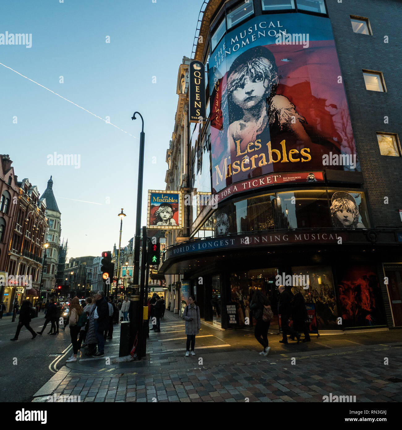 Les Miserables segno a Queens Theatre su Shaftesbury Avenue, Londra, Inghilterra Foto Stock