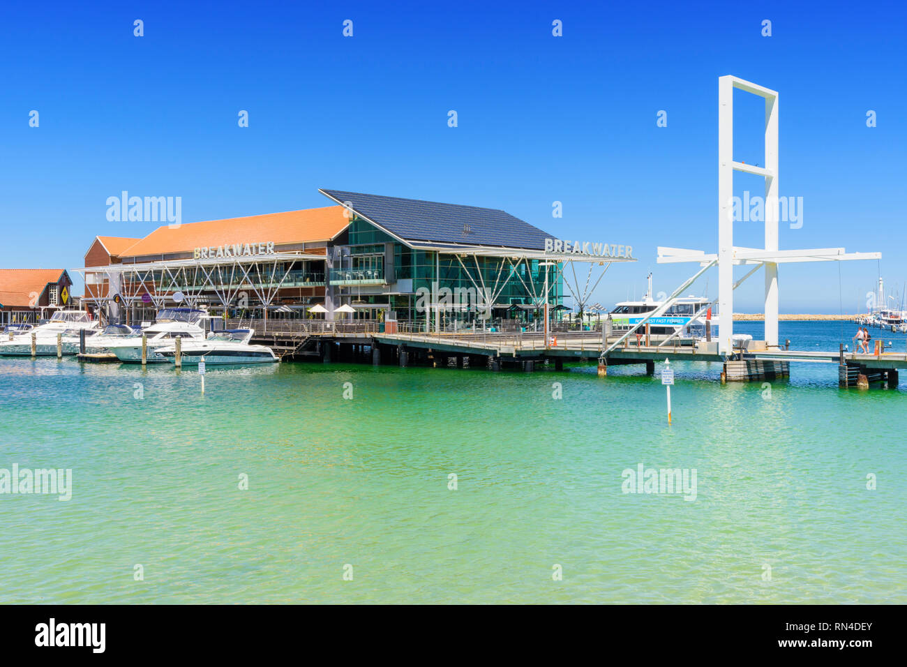 Il frangiflutti Osteria a Sorrento Quay, Hillarys Boat Harbour, Hillarys, Australia occidentale Foto Stock