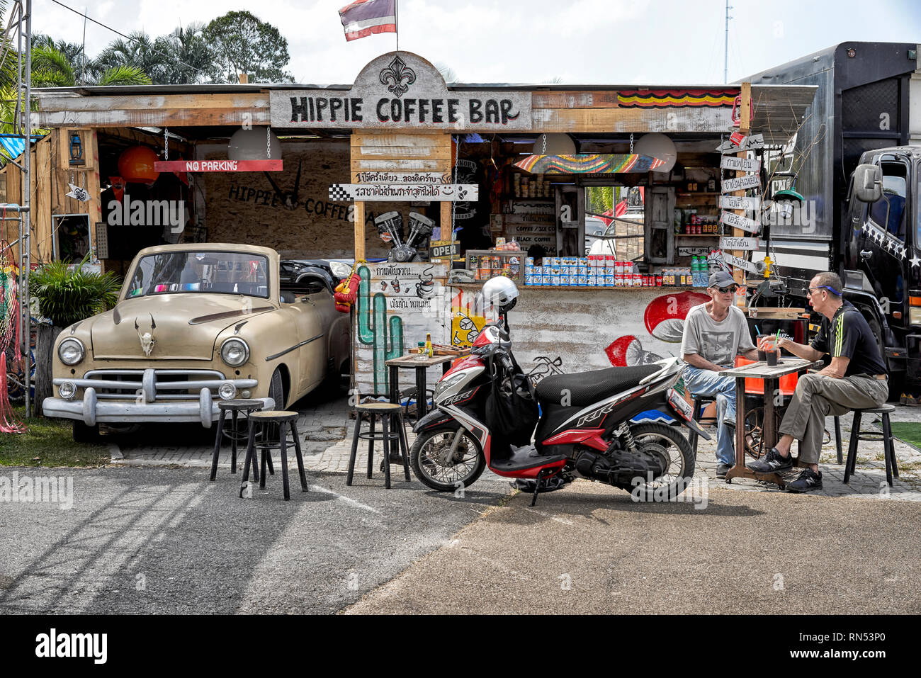 Coffee bar ad una riunione di motociclisti. Pattaya Thailandia del sud-est asiatico Foto Stock