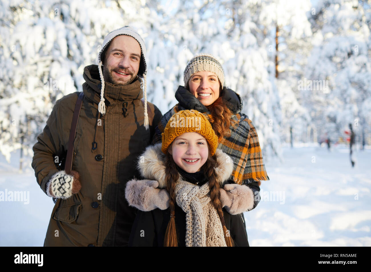 La famiglia felice in Winter Park Foto Stock