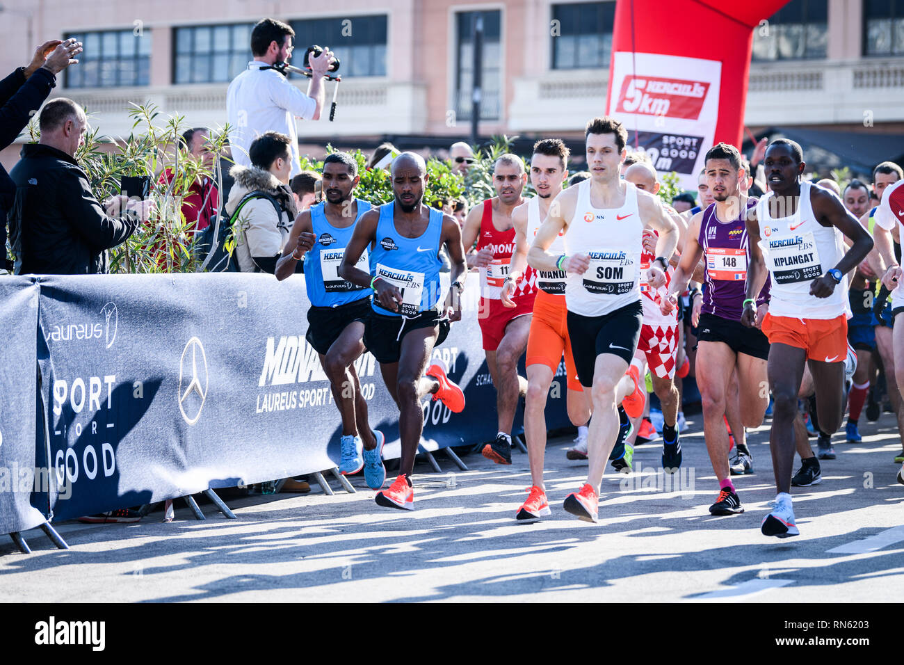 Il Principato di Monaco. Xvii Feb, 2019. Leader di gruppo a Monaco eseguire 5km Herculis. (Il consumo di potenza combinata: 22.2 kWh/100 km, combinato alle emissioni di CO2: 0 g/km e consumo di potenza combinata: 22.2 kWh/100km, le emissioni di CO2 combinato: 0g/km) GES/Sport/Generale Laureus World Sports Awards 2019, 17.02.2019 Sport: Laureus World Sports Awards 2019, febbraio 17, 2019 | Utilizzo di credito in tutto il mondo: dpa/Alamy Live News Foto Stock