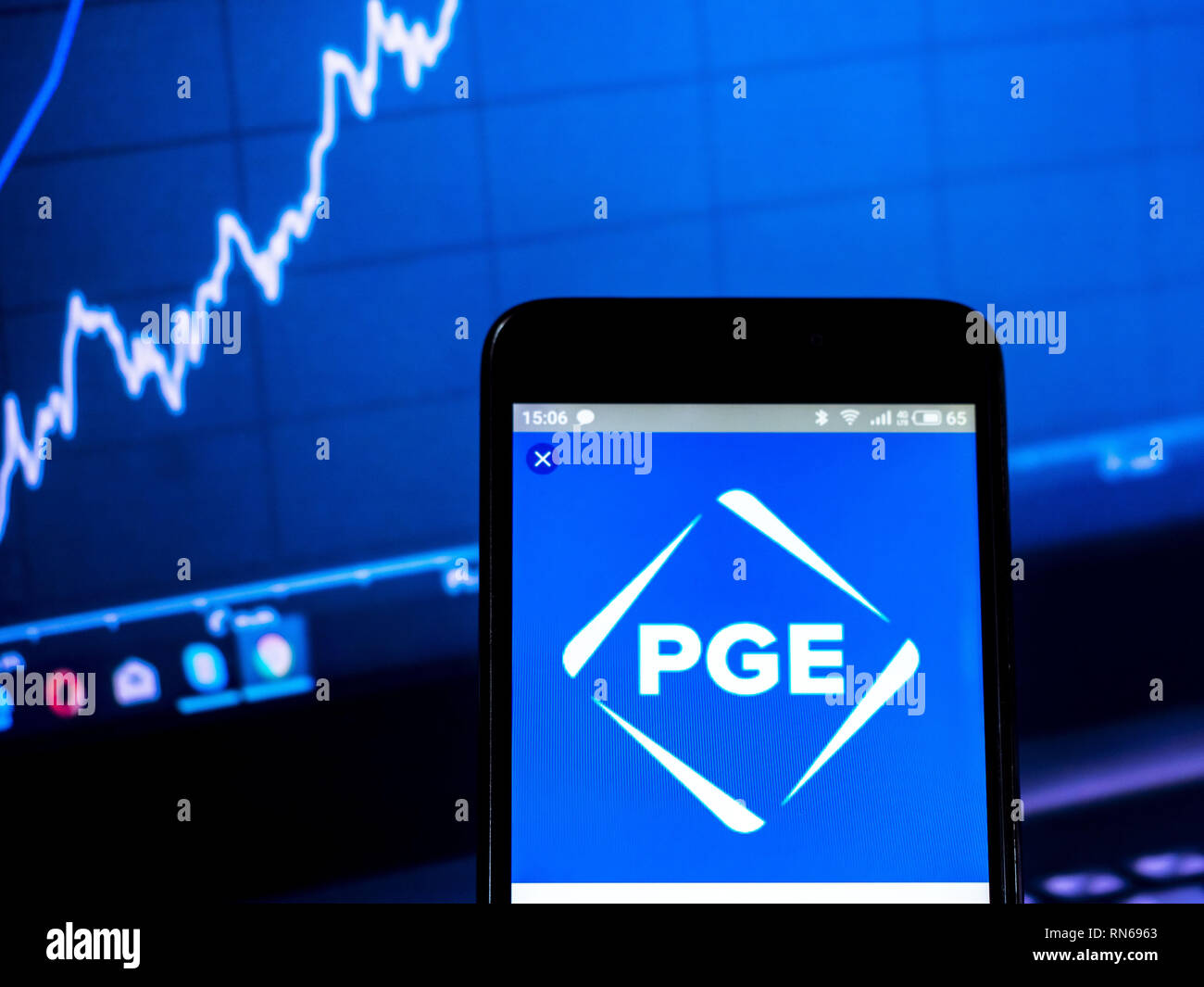 L'Ucraina. Xvii Feb, 2019. Portland General Electric Company logo che si vede visualizzato su un telefono intelligente. Credito: Igor Golovniov SOPA/images/ZUMA filo/Alamy Live News Foto Stock