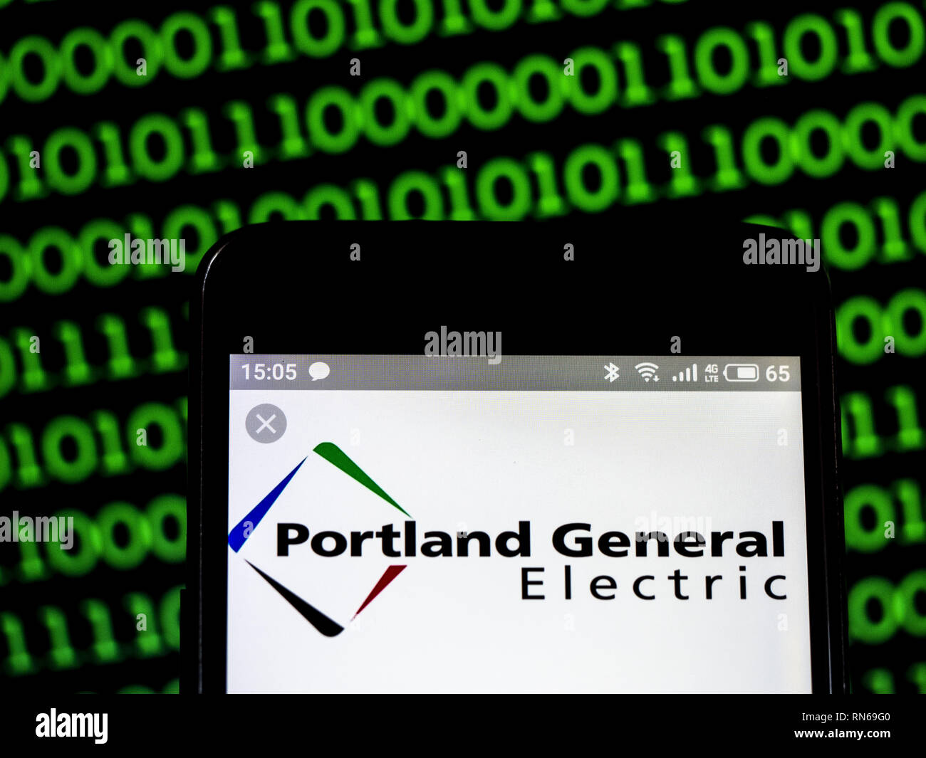 L'Ucraina. Xvii Feb, 2019. Portland General Electric Company logo che si vede visualizzato su un telefono intelligente. Credito: Igor Golovniov SOPA/images/ZUMA filo/Alamy Live News Foto Stock