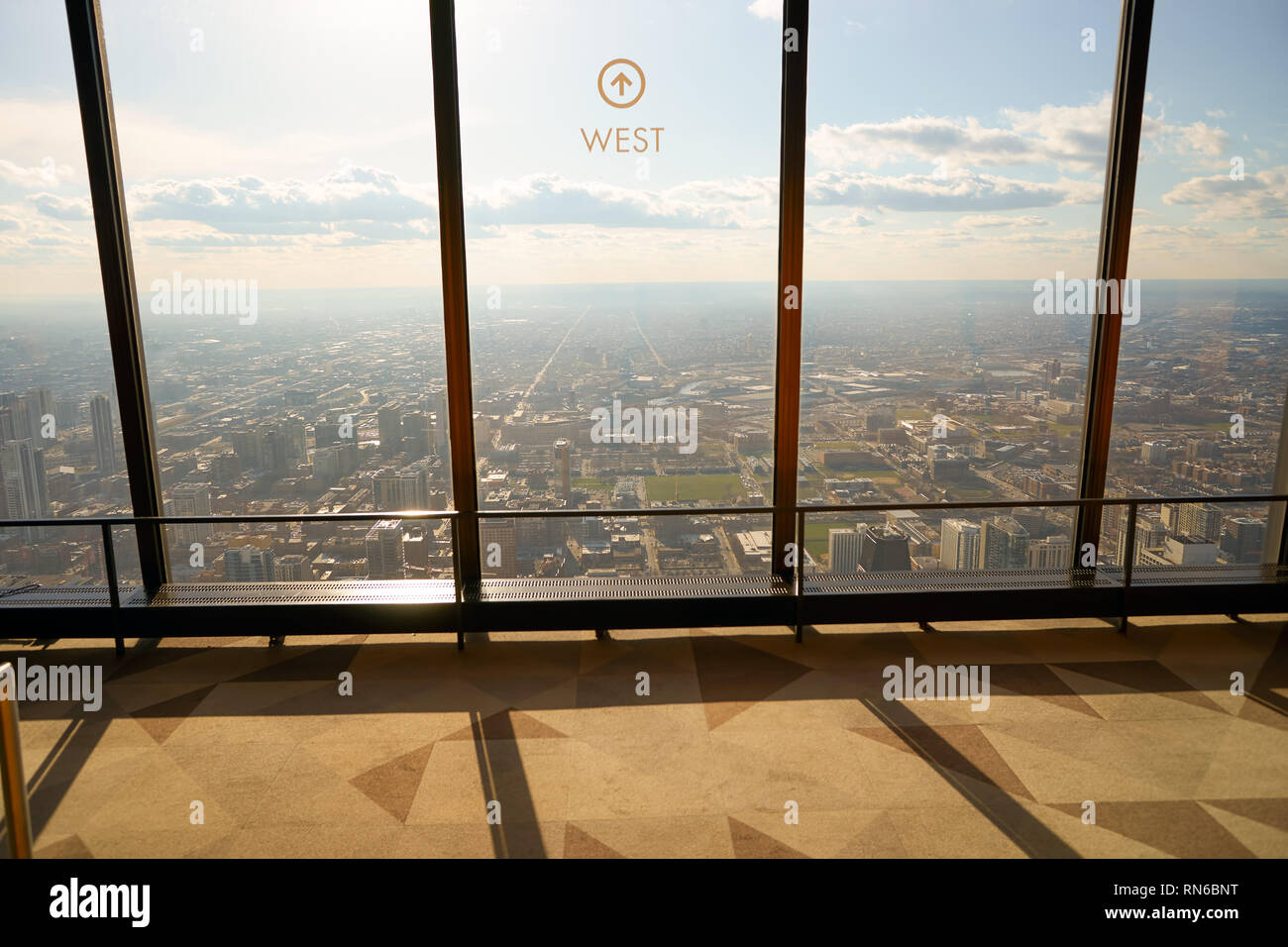 CHICAGO, IL - circa marzo, 2016: all'interno di John Hancock Center dell'Osservatorio. Il John Hancock Center è un grattacielo supertall a 875 North Michigan Foto Stock