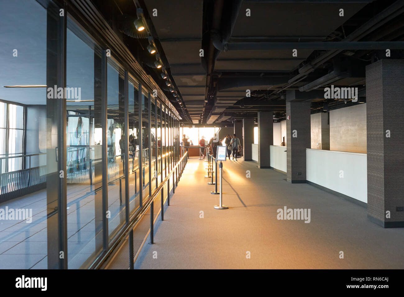 CHICAGO, IL - circa marzo, 2016: all'interno di John Hancock Center dell'Osservatorio. Il John Hancock Center è un grattacielo supertall a 875 North Michigan Foto Stock