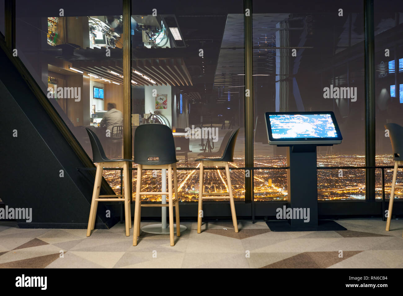 CHICAGO, IL - circa marzo, 2016: all'interno di John Hancock Center dell'Osservatorio. Il John Hancock Center è un grattacielo supertall a 875 North Michigan Foto Stock