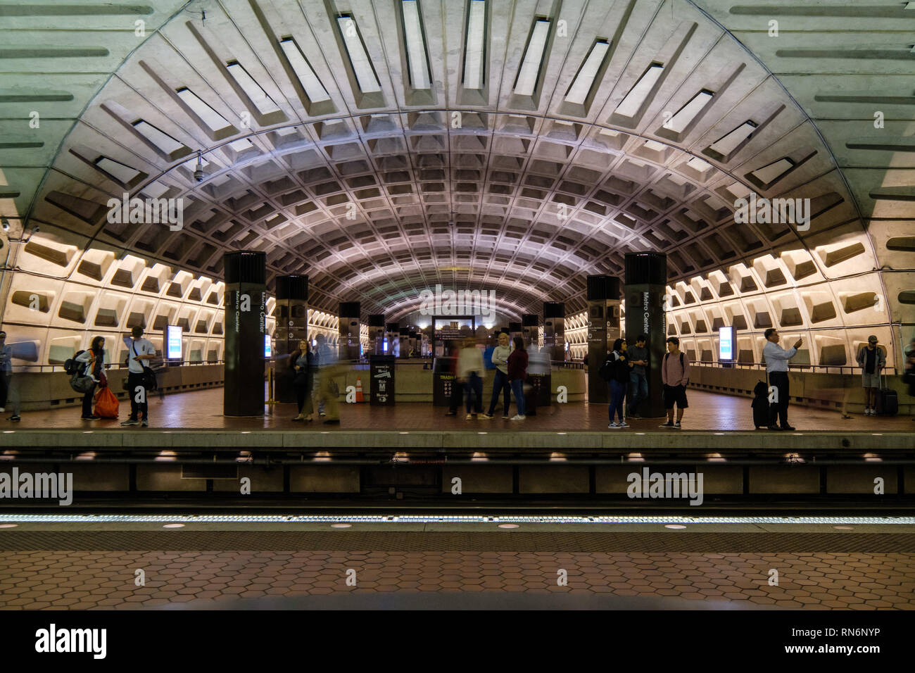 Partenza in treno, metropolitana Stazione Centrale, Washington Metropolitan Area Transit Authority, DC Foto Stock