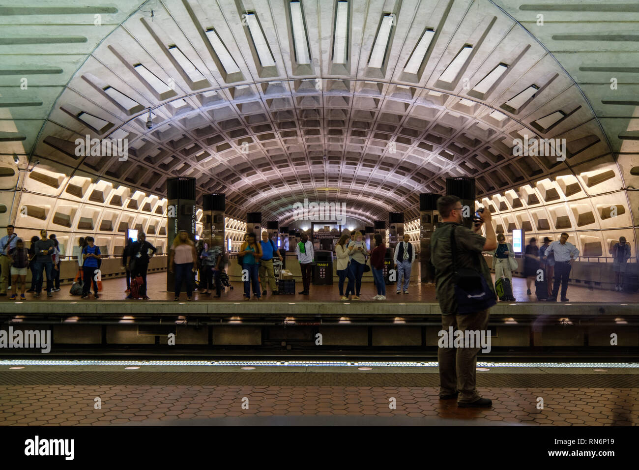 Partenza in treno, metropolitana Stazione Centrale, Washington Metropolitan Area Transit Authority, DC Foto Stock