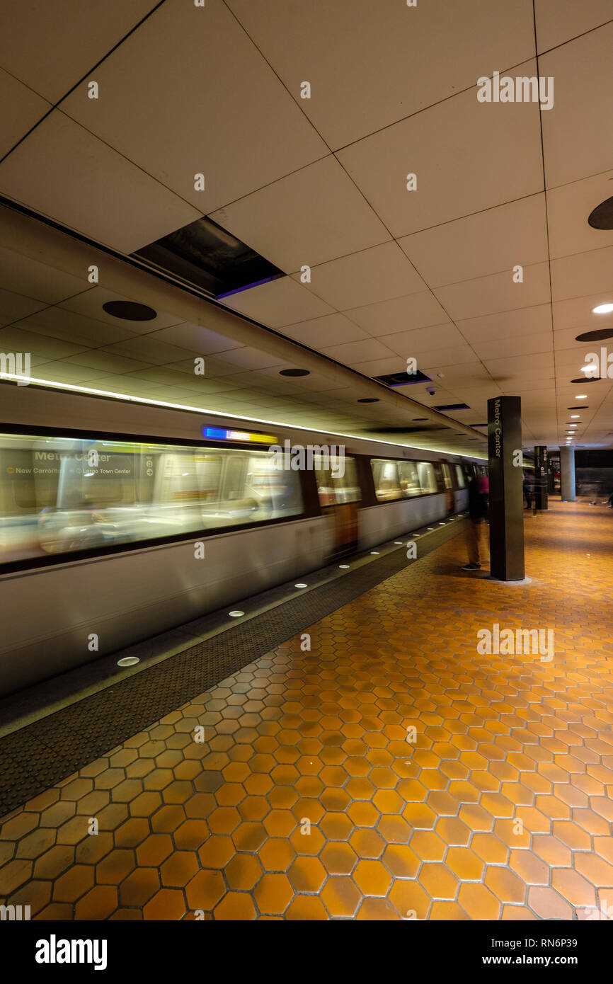 Partenza in treno, metropolitana Stazione Centrale, Washington Metropolitan Area Transit Authority, DC Foto Stock