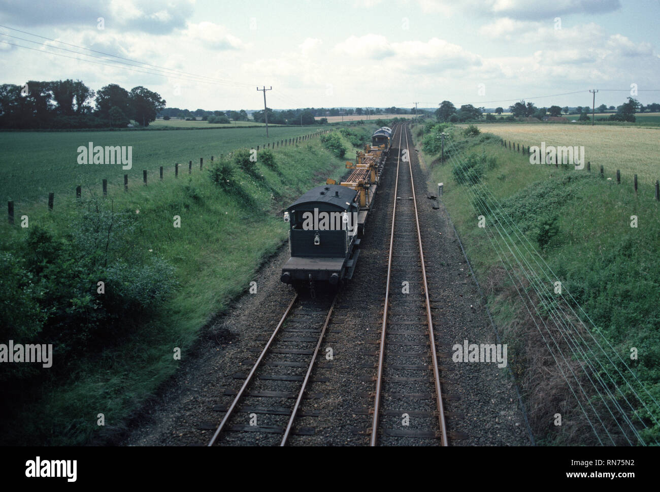 La British Rail engineering treno sul Norwich a Sheringham linea, Norfolk, Inghilterra Foto Stock