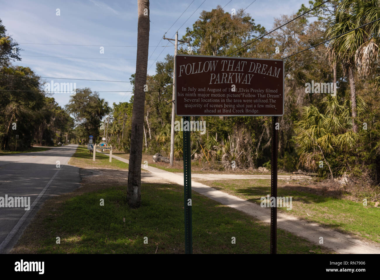 Seguire quel sogno Parkway, situato in Yankeetown, Florida USA Foto Stock