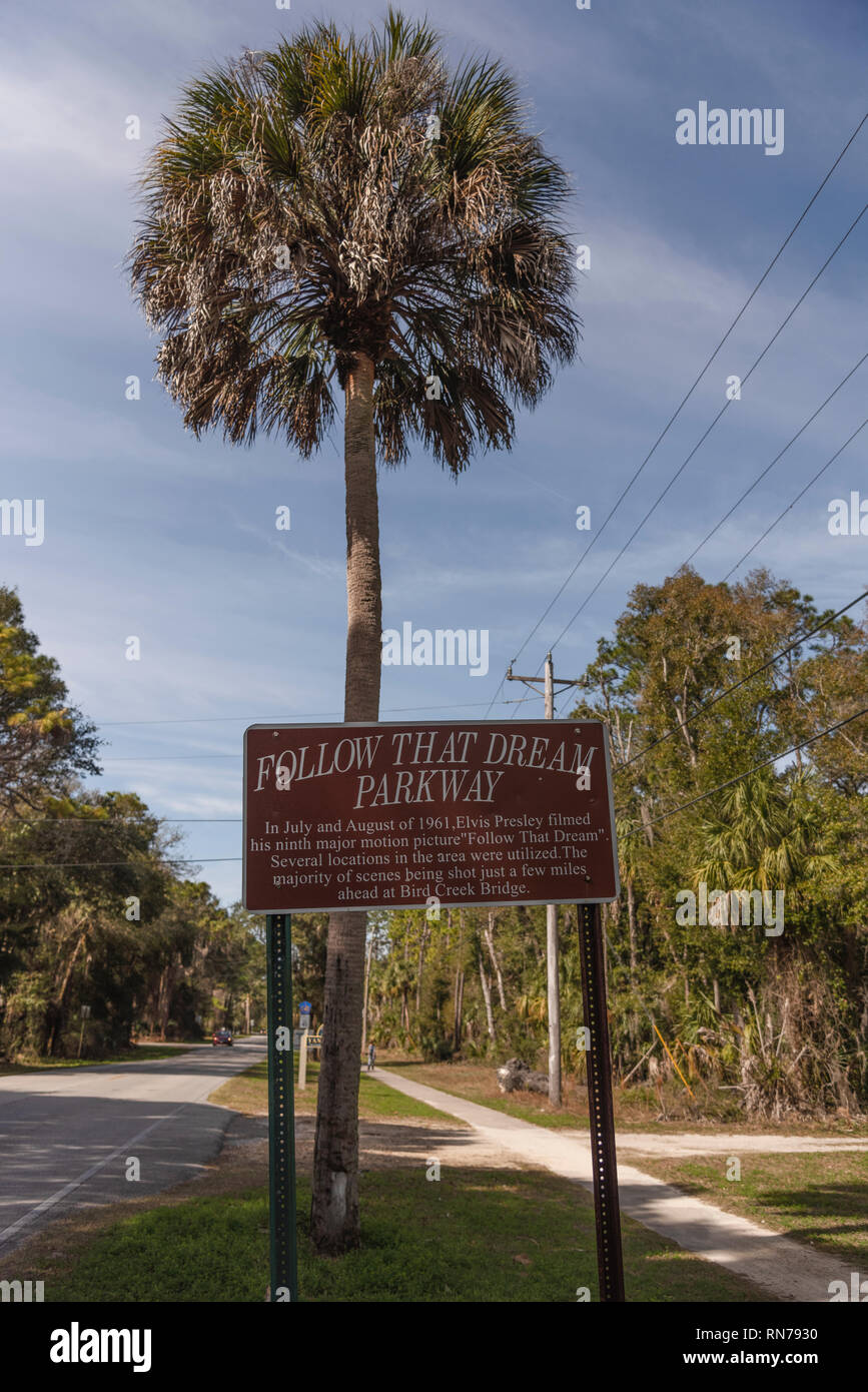 Seguire quel sogno Parkway, situato in Yankeetown, Florida USA Foto Stock