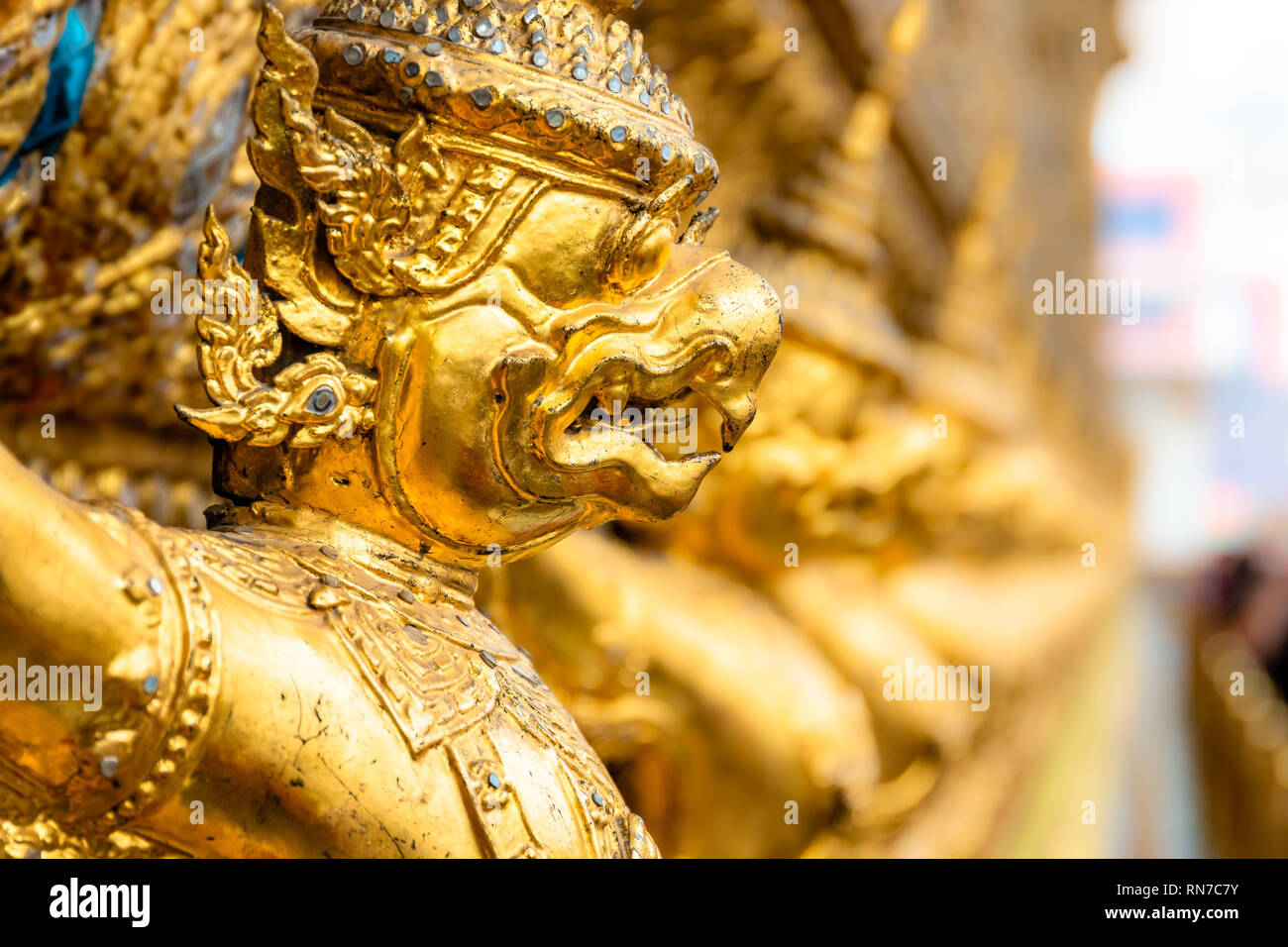 Scultura nel tempio di Bangkok Foto Stock