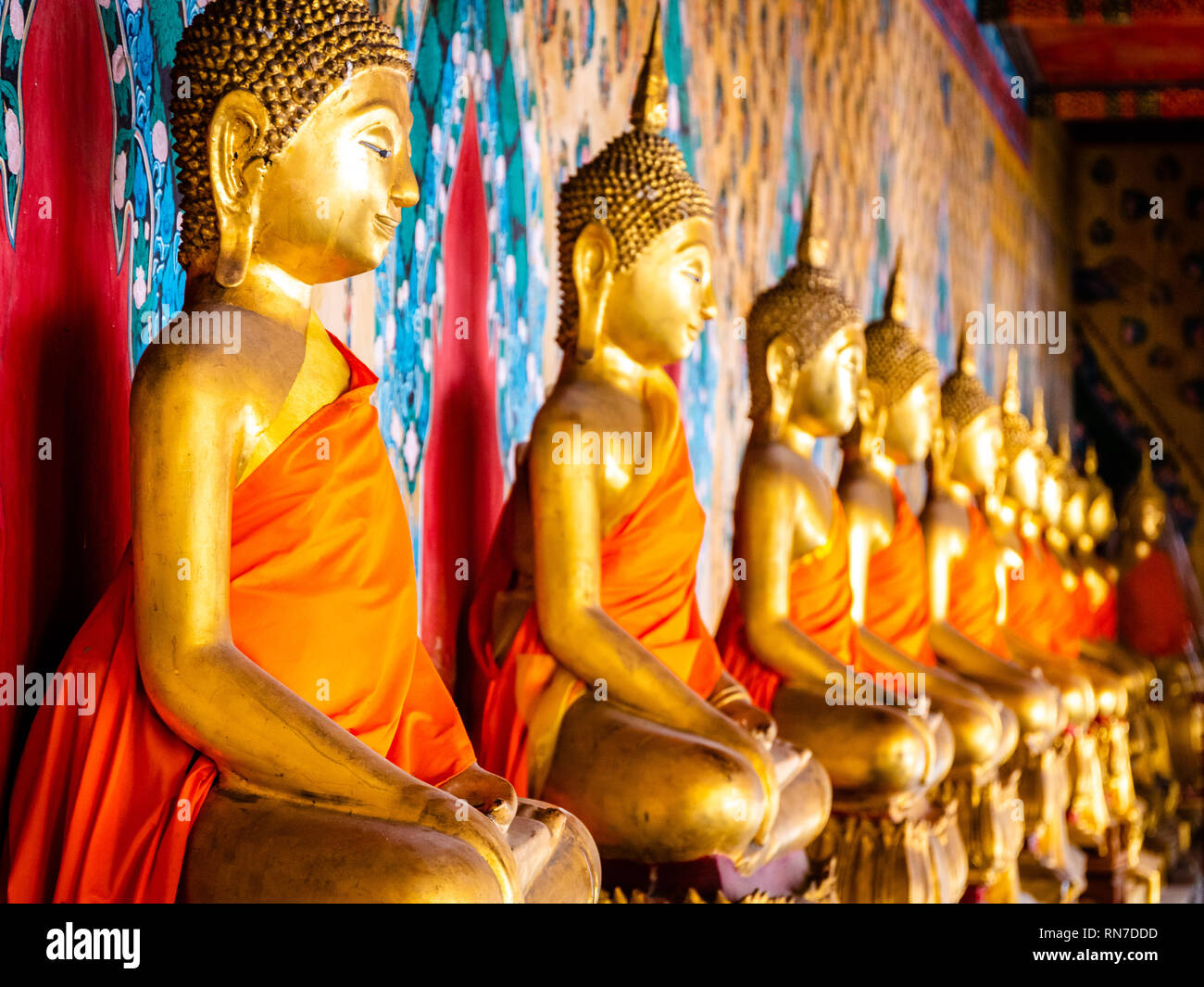 Statue di Buddha a Bangkok Wat Arun Foto Stock