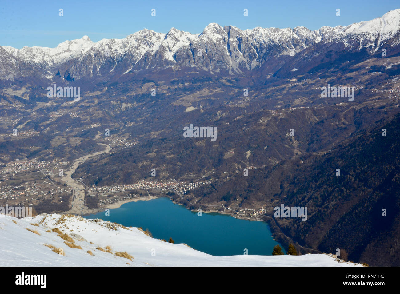 Santa Croce lago a Belluno, Italia Foto stock - Alamy